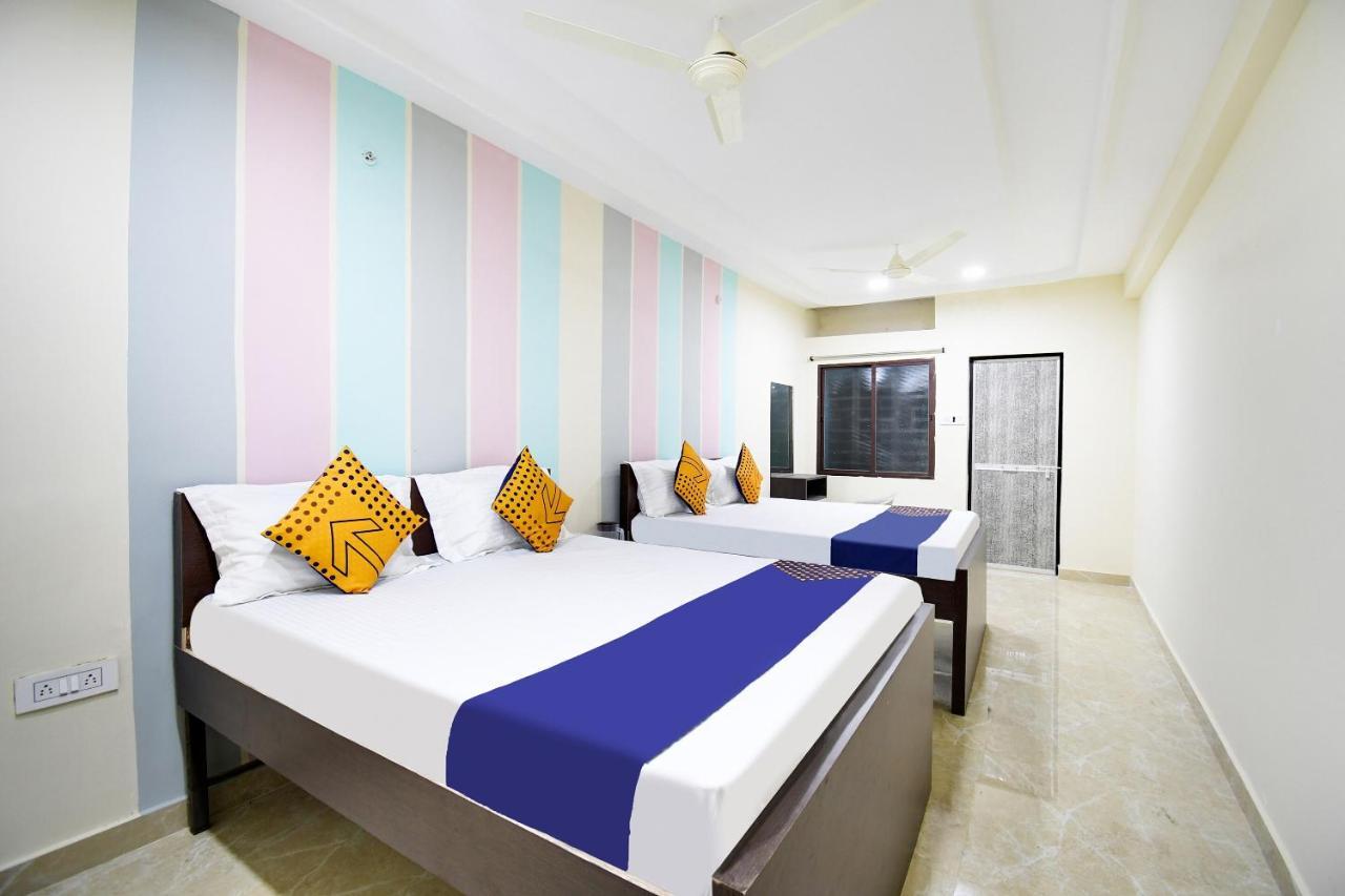Spot On 67472 Anant Palace Hotel Raj Nandgaon Phòng bức ảnh